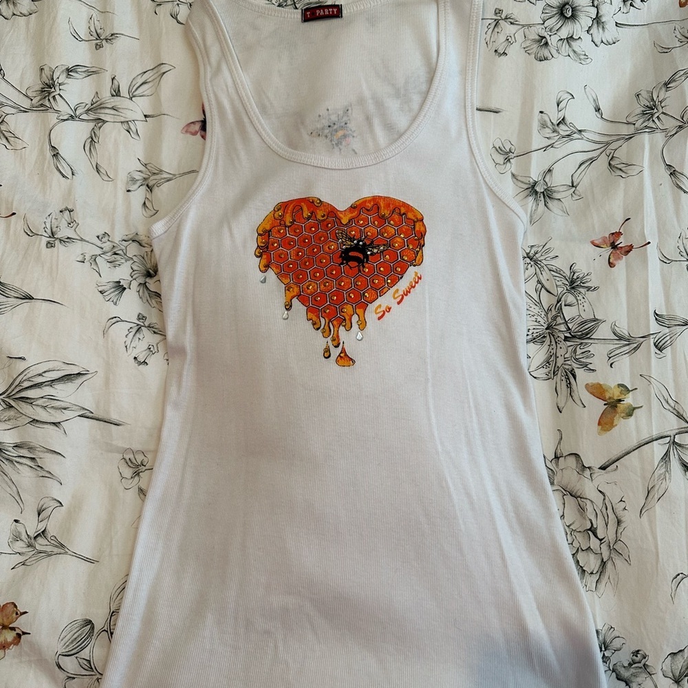 T Party Fashion White Graphic Sleeveless Tank - Picture 3 of 6